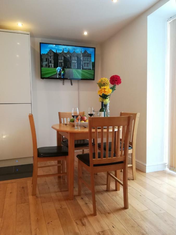 Modern, 1 Bedroom Apartment, Uplands, Суонзи Екстериор снимка