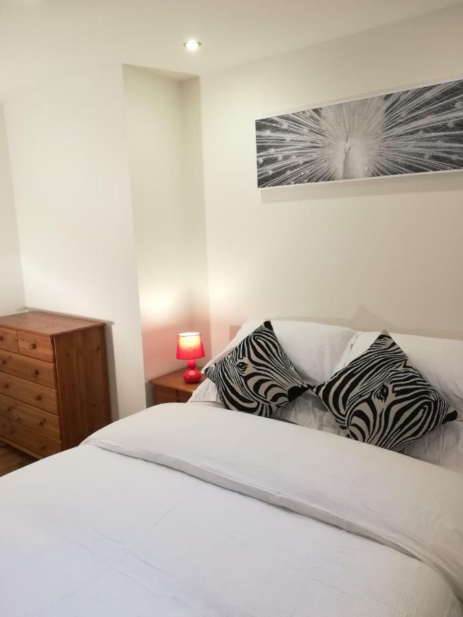 Modern, 1 Bedroom Apartment, Uplands, Суонзи Екстериор снимка